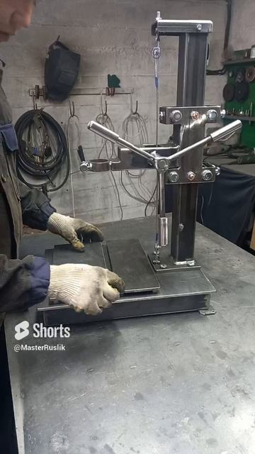 Стойка для дрели. Крепление тисков к столу.