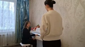 Урок вокала после новогодних праздников.