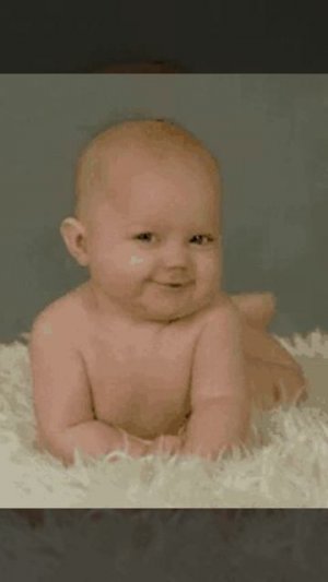 Пупс подмигивает