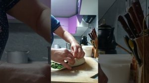 Пирог из замороженные лук зелёный и сыром