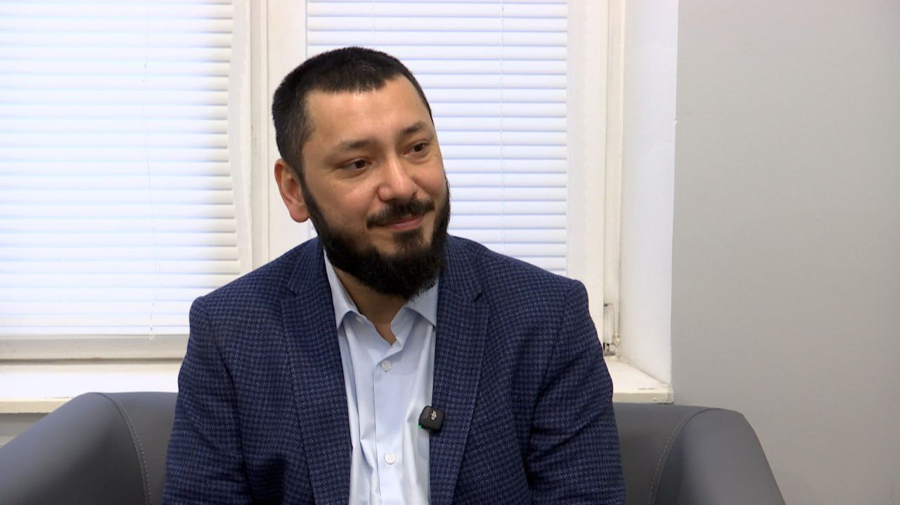 Азиз Карабаев в программе «Люди большого города» от 22 января 2026 г смотреть онлайн