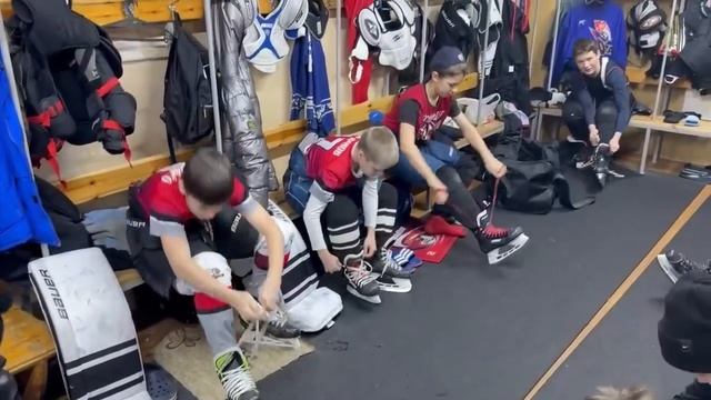 Благоустройство крытого хоккейного корта в с. Перегребное смотреть онлайн