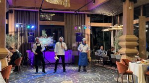 Шоу поющих официантов Москва