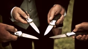 НОЖЕВОЙ БОЙ. ТЕХНИКА, ПРИЕМЫ,  ЗАЩИТА, ОБМАННЫЕ ФИНТЫ.