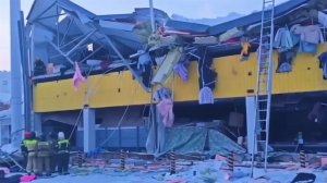 После обрушения торгового центра в Новосибирске есть пострадавшие