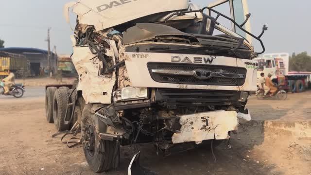 Восстановление кабины грузовика в Пакистане смотреть онлайн