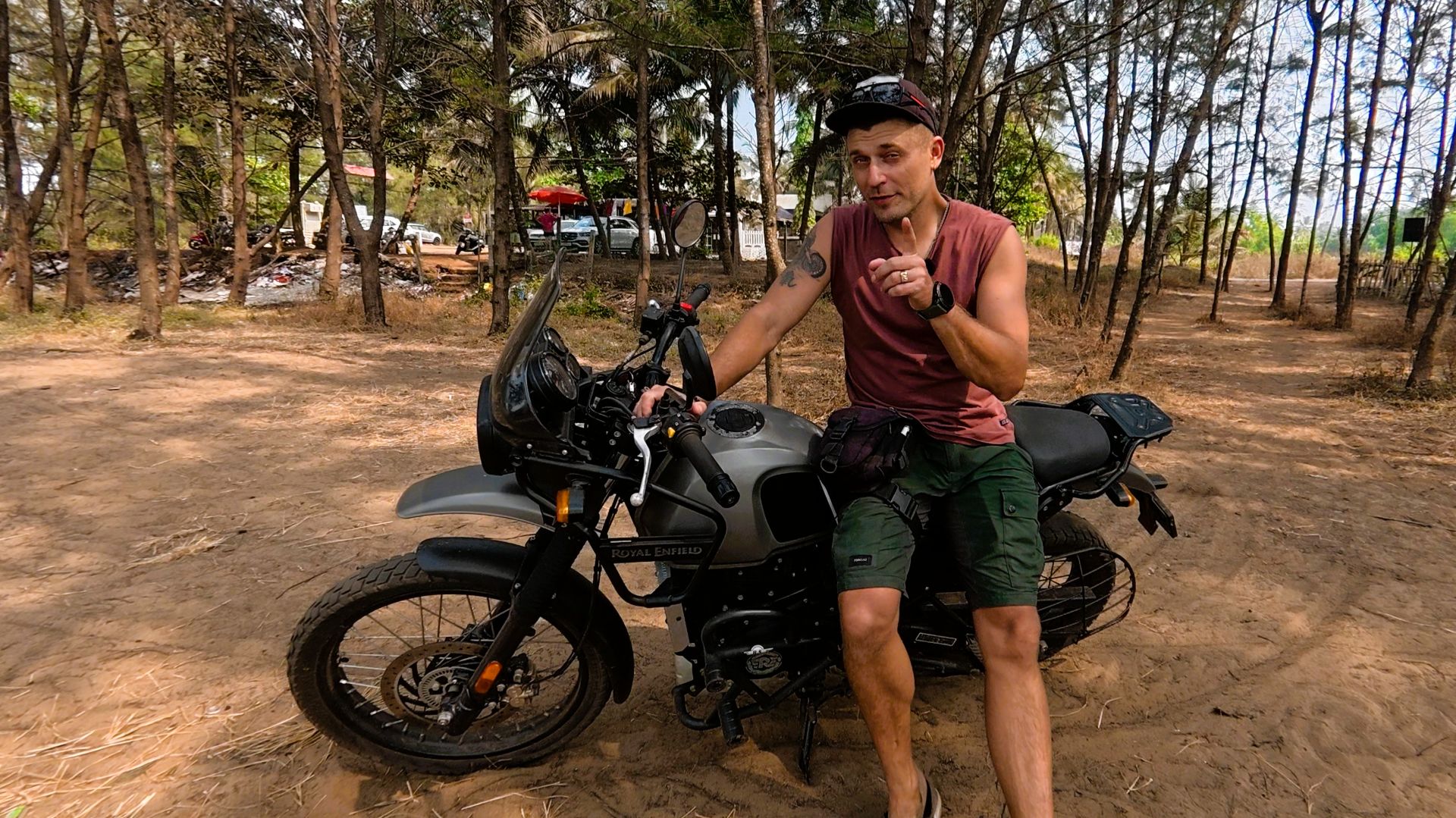 Лучший мотоцикл для Индии. Большей обзор ROYAL ENFIELD HIMALAYAN 400. Минусы и плюсы ROYAL ENFIELD. смотреть онлайн