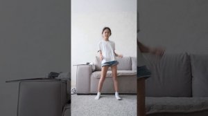 танцую для моей двоюродной сестре на день рождения оцените танец в комментариях