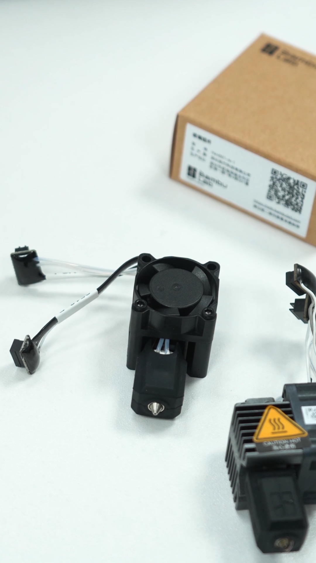 Замена хотенда на 3D-принтерах Bambu Lab X1 и P1 серий смотреть онлайн