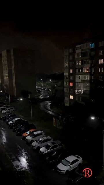 Ночной ливень превратил улицы в реки.