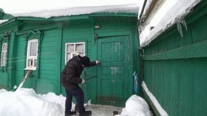 Что не так с этой дверью?