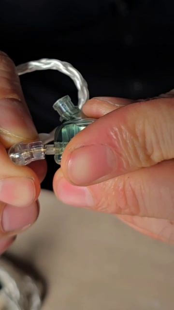 ⚡️Как звучат уникальные наушники из стекла? Тайвань сделал революцию!? смотреть онлайн