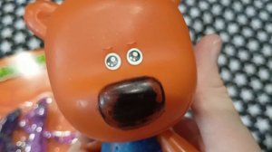 Кеша и Тучка открывают игрушки из магазина Красного и Белого