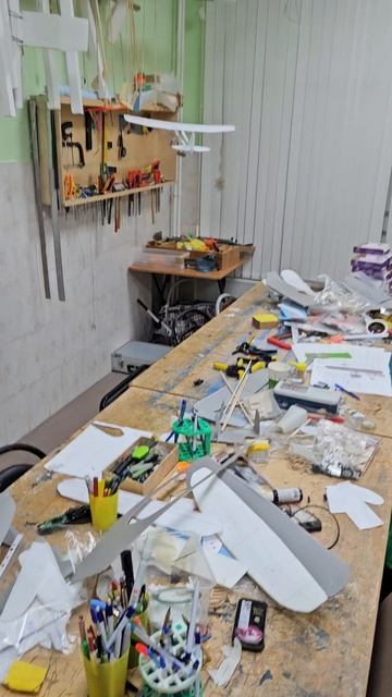 Резиномоторный Як-12 зальные резиномоторки для детей авиамодельный кружок. смотреть онлайн