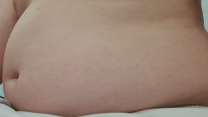 Пью литр газированой воды, урчит живот