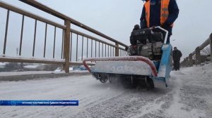 В Воронеже продолжается уборка снега