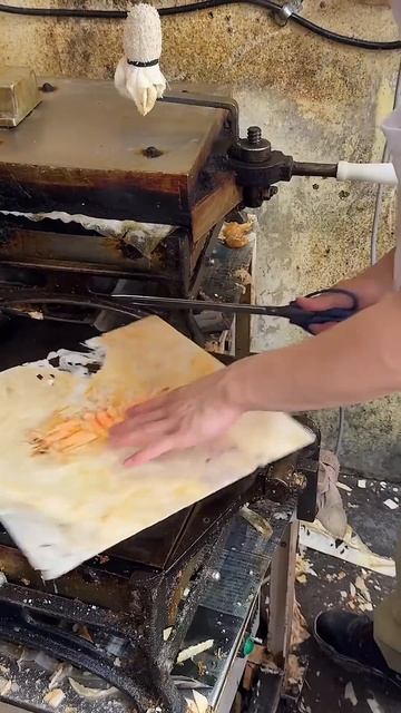 Рисовый крекер с креветкой смотреть онлайн