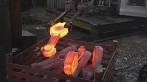 Масштабная ковка шатунов на японском заводе.