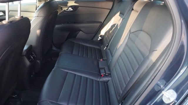 Kia Cerato смотреть онлайн