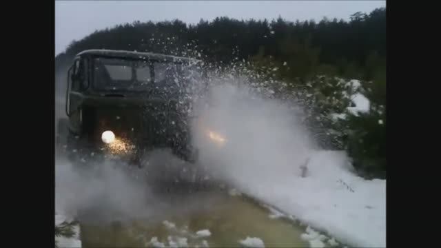 Выезжаем на ГАЗ-66 по сугробам из леса! Шашлык (часть 3) смотреть онлайн