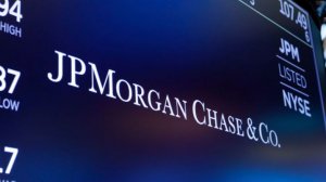Трамп подает иск на банк JPMorgan Chase и его гендиректора