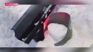 НА КРАСНОЙ СОПКЕ ПОЧИСТИЛИ ОСТАНОВКУ, НО СЛОМАЛИ СВЕТОФОР • БЕЗ КОММЕНТАРИЕВ