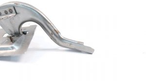 Петля ВАЗ-2101-2107 крышки багажника левая Lada Код: 10858