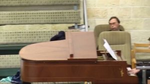 Буду жить под защитой Твоих крыл..- музыка..