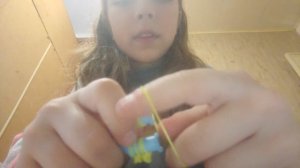 бабочка из резинок на рогатке