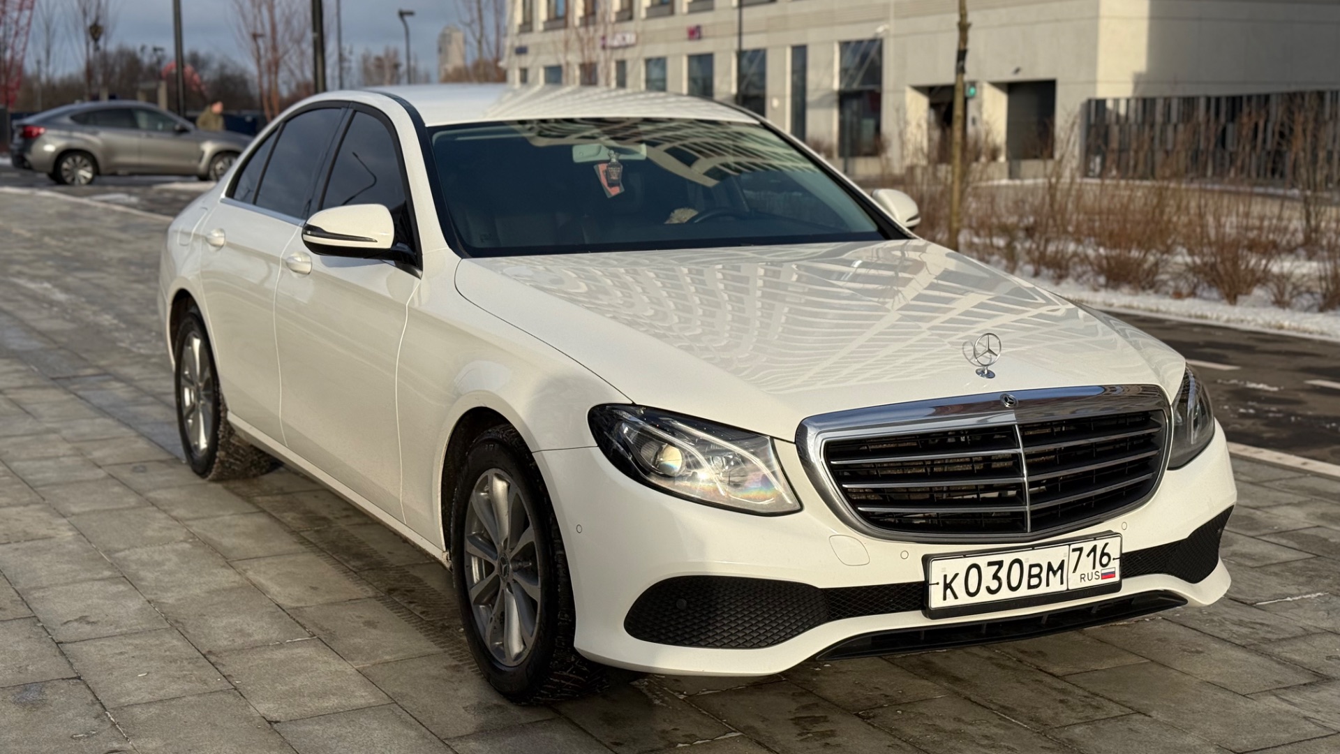 Mercedes-Benz E-класс 2.0 AT 2017 смотреть онлайн