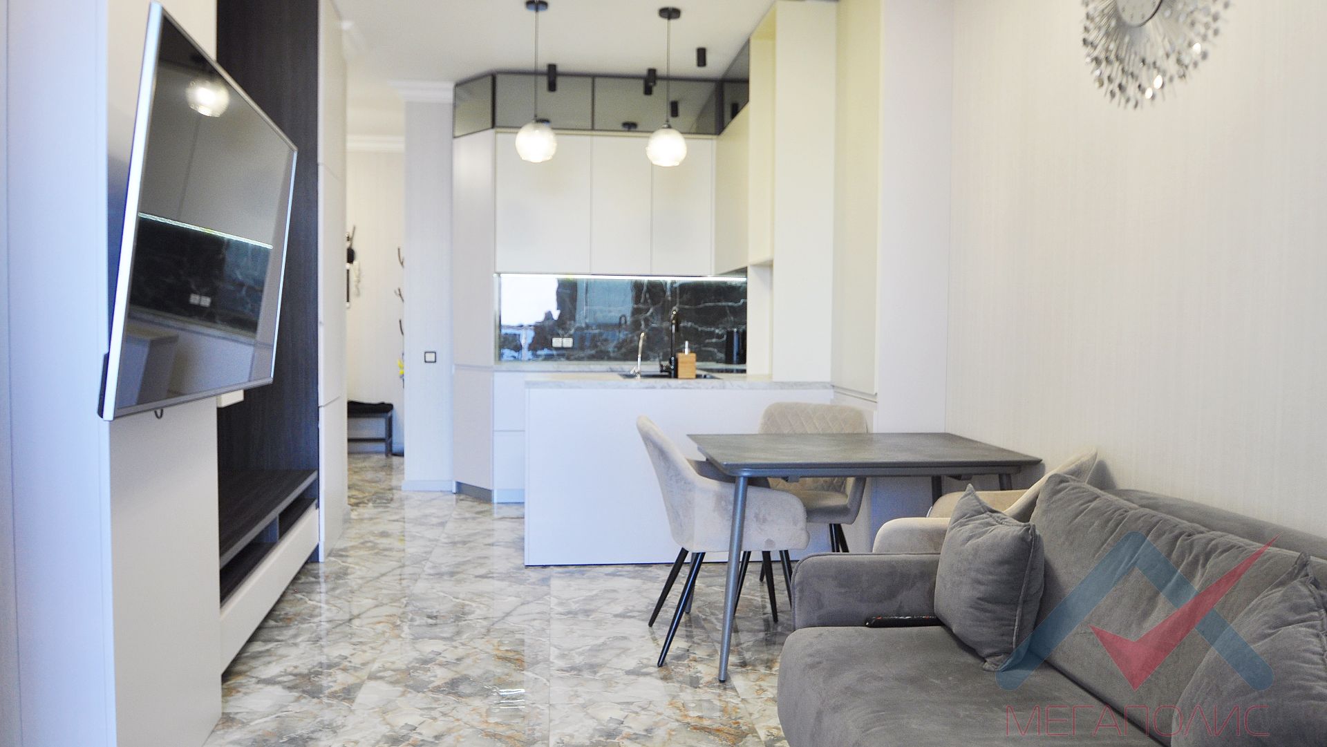 Обзор квартиры "Евротрёшка" на продажу в Ялте, ЖК Панорама смотреть онлайн