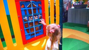 detskaia-igrovaia-ploshchadka-i-razvlecheniia-v-hub-zero-v-dubai-rasteniia-prot