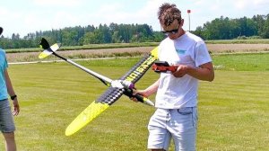 Очень быстрый самолёт на радиоуправлении/Демонстрация полёта