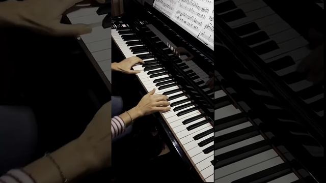 Дж. Керн «Дым» на пианино смотреть онлайн