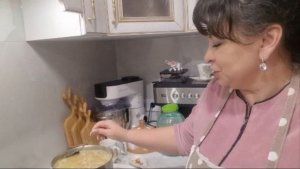 Пора готовиться к сезону. В доме начались разборки. Дошло до драки. Любовный треугольник.