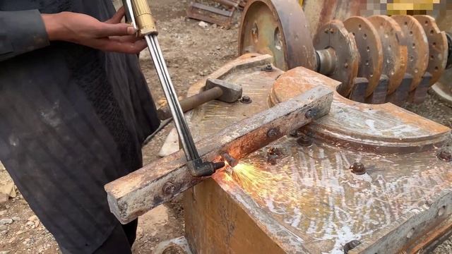 Ремонт промышленного измельчителя. Пакистан смотреть онлайн