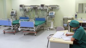 Пострадавшая при крушении ТЦ в Новосибирске находится в травматологии