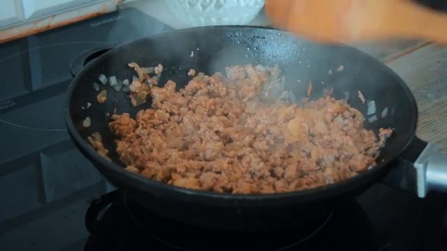 ФАРШИРОВАННЫЕ_КАБАЧКИ_ЛОДОЧКИ_ОЧЕНЬ_ВКУСНЫЕ_И_СОЧНЫЕ_БЮДЖЕТНЫЕ_РЕЦЕПТЫ смотреть онлайн