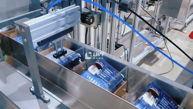 Автоматическая машина для упаковки в коробки (с дозатором клея) смотреть онлайн