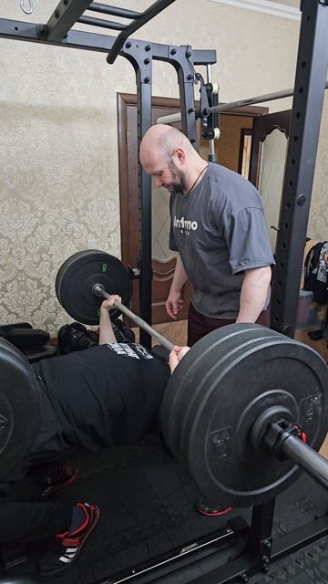 Пожал 72.5 кг лежа на 3 или нет? смотреть онлайн