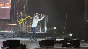 SHAMAN играет на балалайке, пускается в пляс и фланкирует!!! #Красногорск #20января2026 30летнасцене