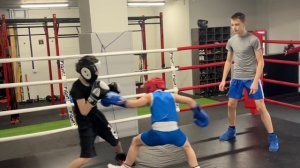 Илья на спаррингах 2 раунд