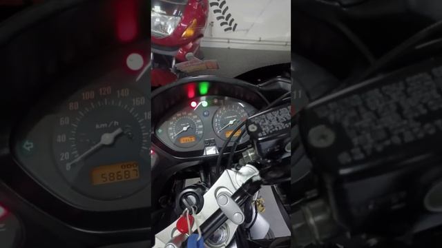 Honda CBF 600 серебристый смотреть онлайн