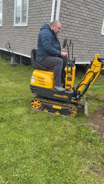 Надо похоже учиться на экскаваторщика. смотреть онлайн