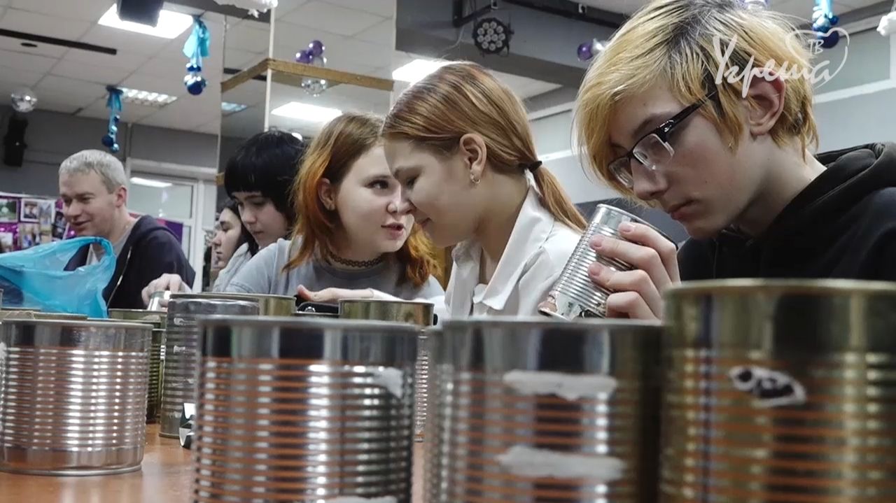 В молодежном центре «Лидер» прошла акция «Окопная свеча» смотреть онлайн