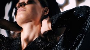 В ожидании На английском Песня 402-ая на канале