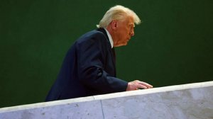 Трамп на белом медведе появился на обложке The Economist