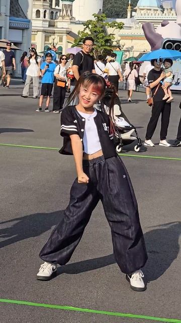 #fastcarssuperstars #춤추는나율 #kpop #music #dance #쇼츠 #챌린지 #AFstarz #춤추는곰돌 #춤추는현수 #COLA #춤추는나율COLA смотреть онлайн