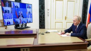 Во время совещания Путина с правительством раздался звонок по телефону спецсвязи