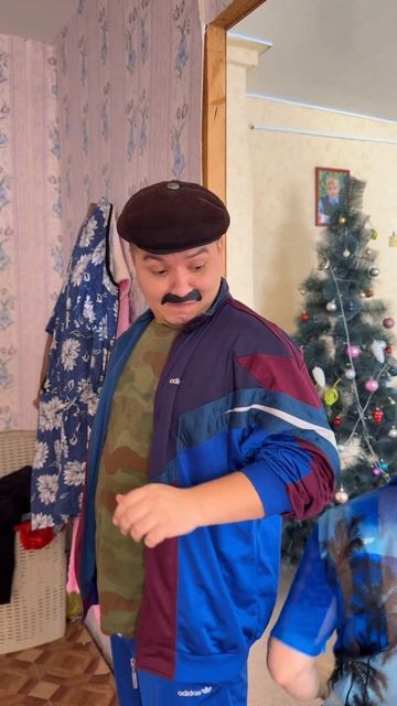 ТЫ В ДЕТСТВЕ ПРОСИШЬ У РОДИТЕЛЕЙ БРАТИКА😂 смотреть онлайн